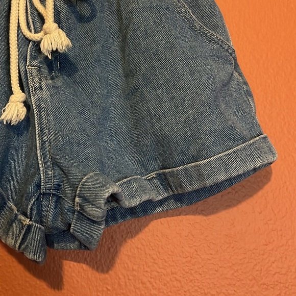 Pacsun Paperbag Waist Mom Shorts - Picture 6 of 15